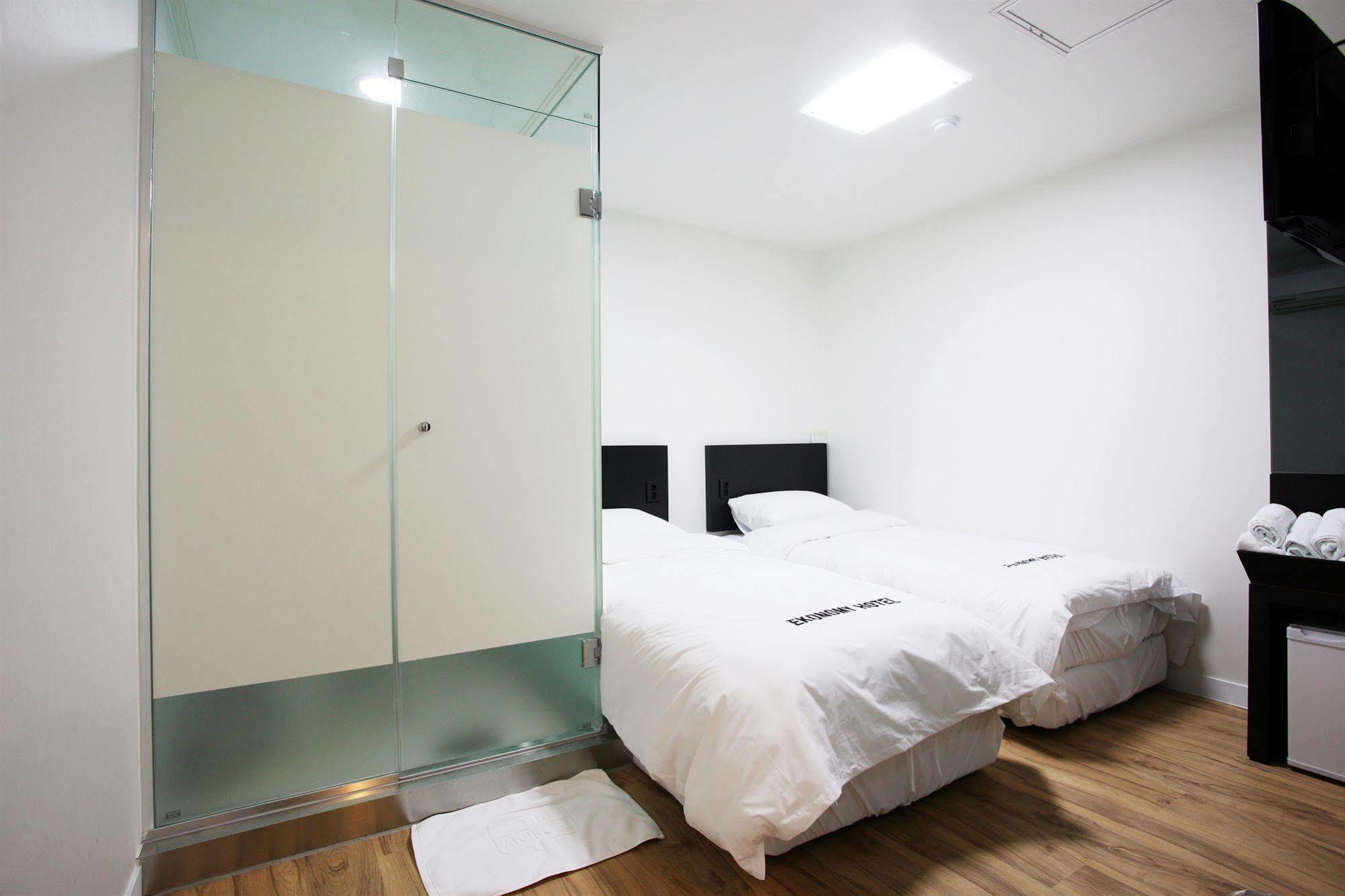 סיאול Ekonomy Hotel Myeongdong Central מראה חיצוני תמונה