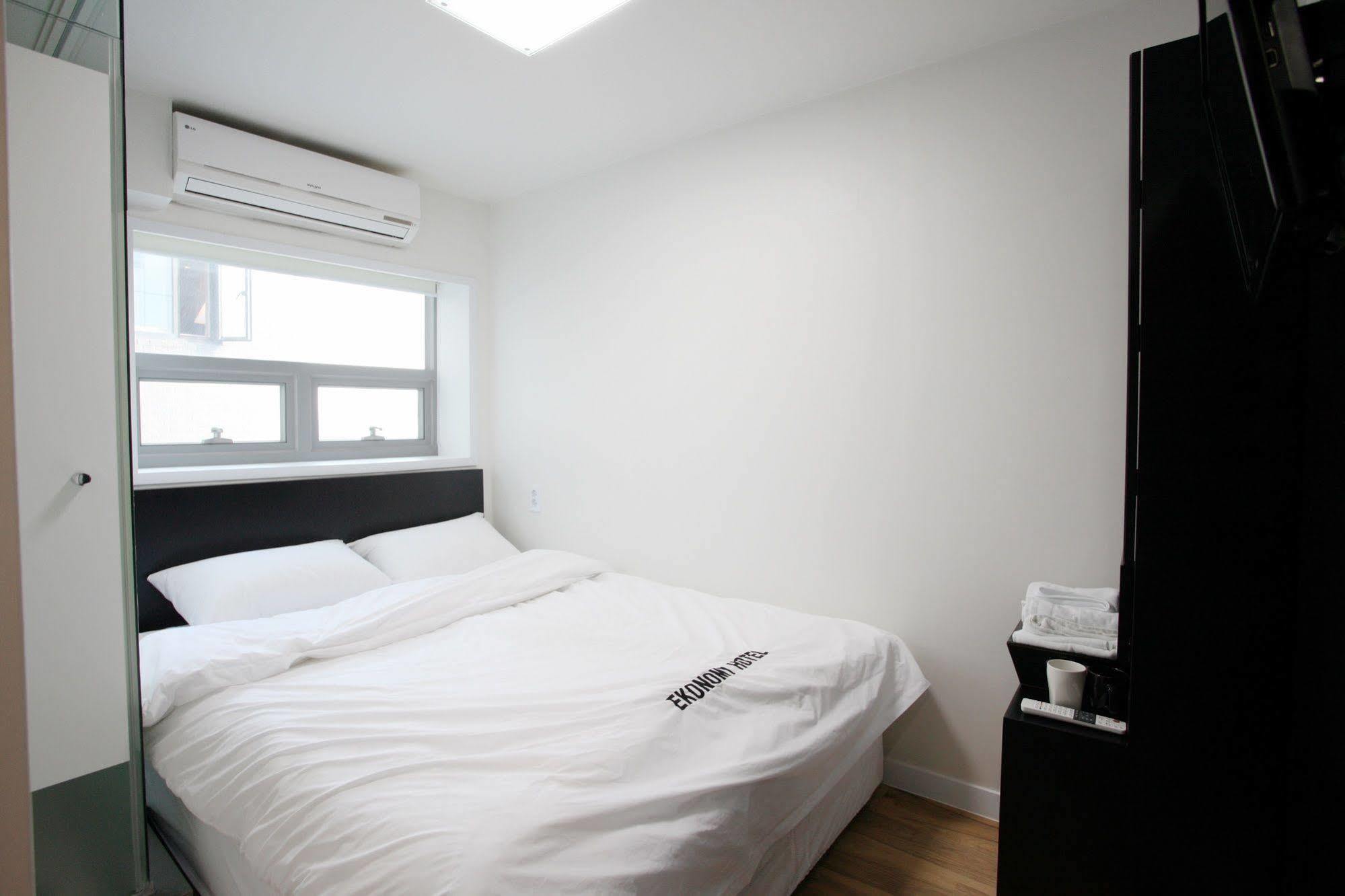 סיאול Ekonomy Hotel Myeongdong Central מראה חיצוני תמונה