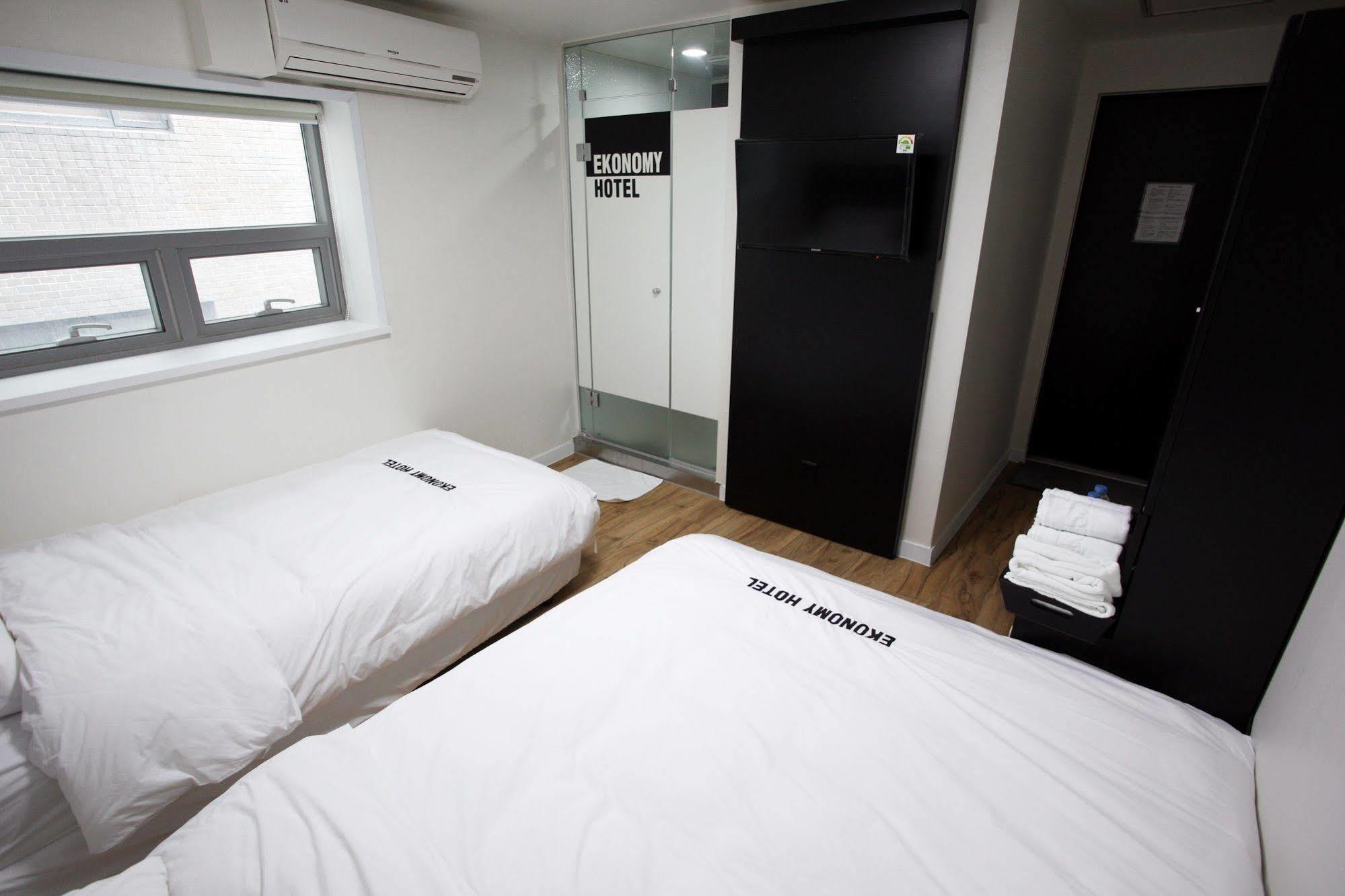 סיאול Ekonomy Hotel Myeongdong Central מראה חיצוני תמונה
