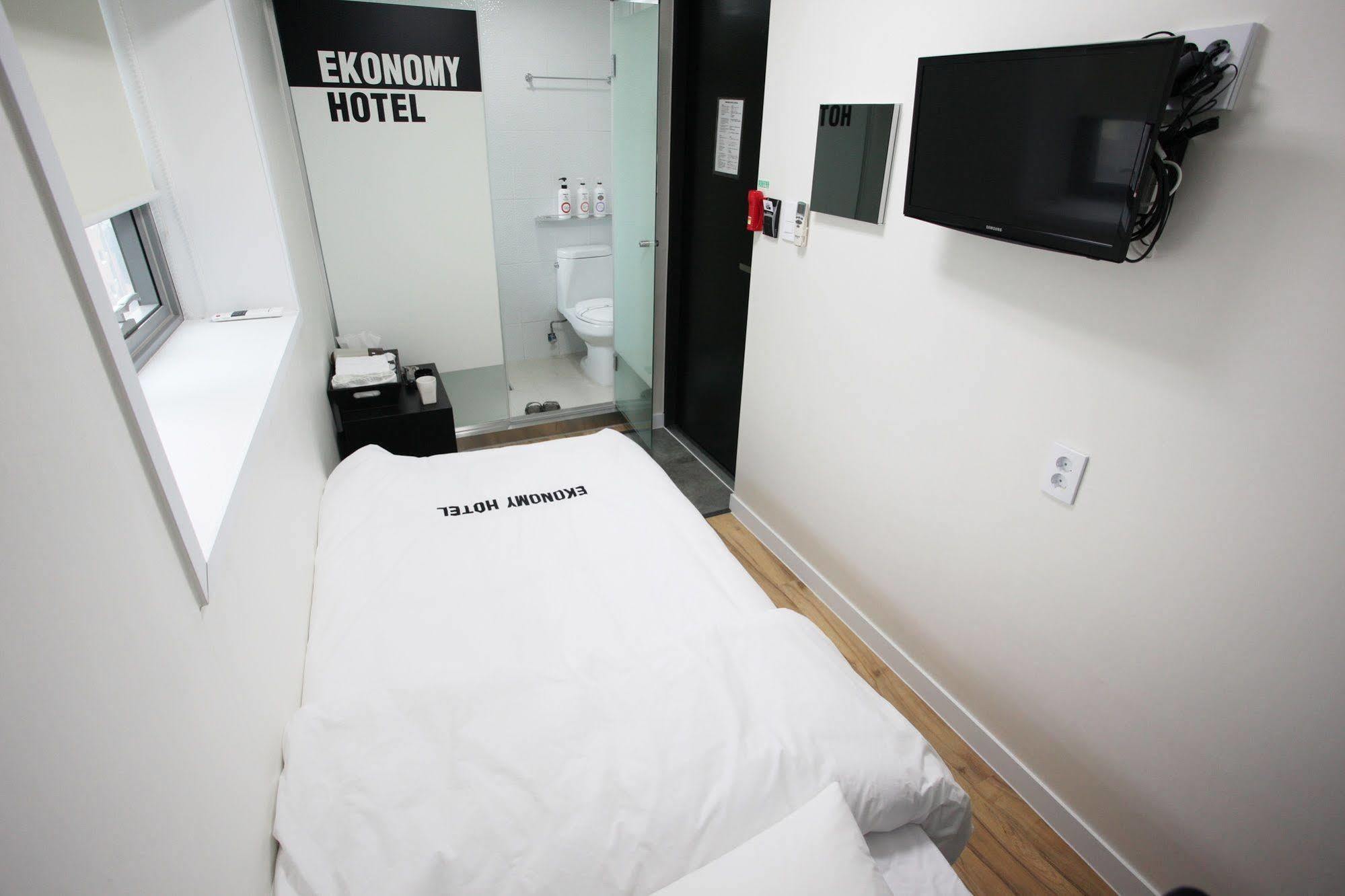 סיאול Ekonomy Hotel Myeongdong Central מראה חיצוני תמונה