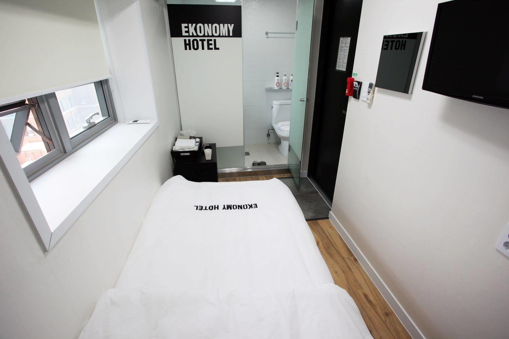 סיאול Ekonomy Hotel Myeongdong Central מראה חיצוני תמונה