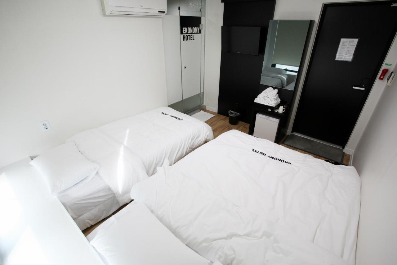 סיאול Ekonomy Hotel Myeongdong Central מראה חיצוני תמונה