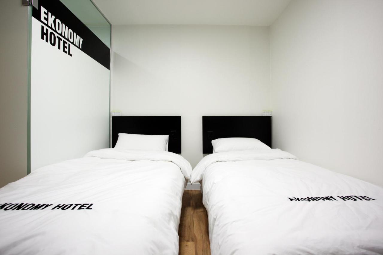 סיאול Ekonomy Hotel Myeongdong Central מראה חיצוני תמונה